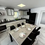 Lejlighed Mertik House