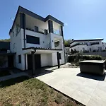 Mertik House *