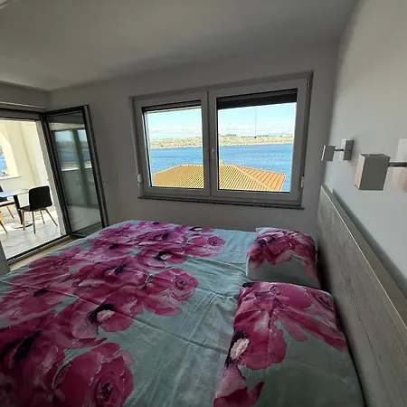 Апартаменты Mertik House Омишаль