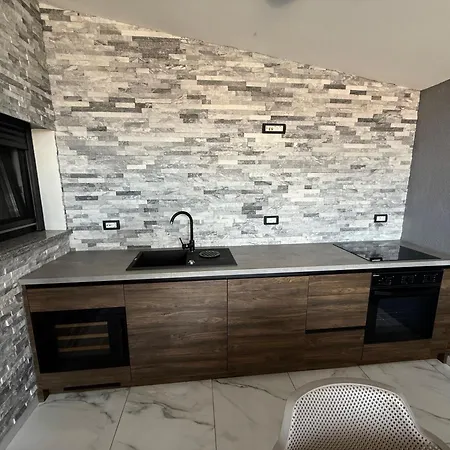 Mertik House Апартаменты