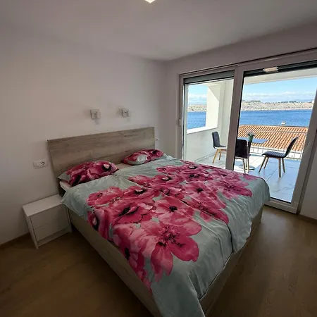 Mertik House דירה *