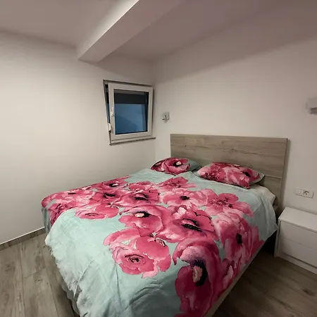 Mertik House *
