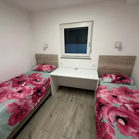 Mertik House 奥米沙利