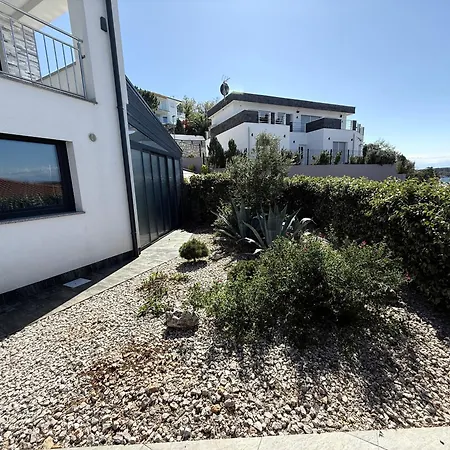 דירה Mertik House אומיסאליי