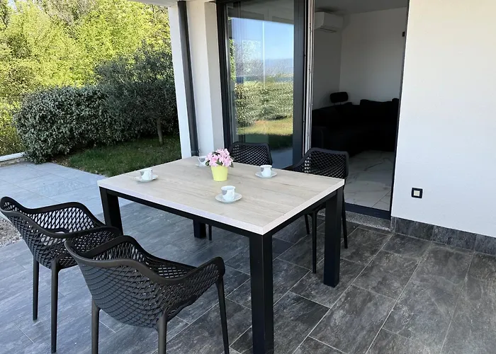 Mertik House * Omišalj