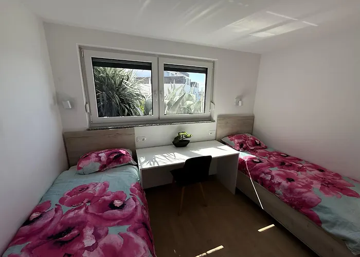 Mertik House דירה