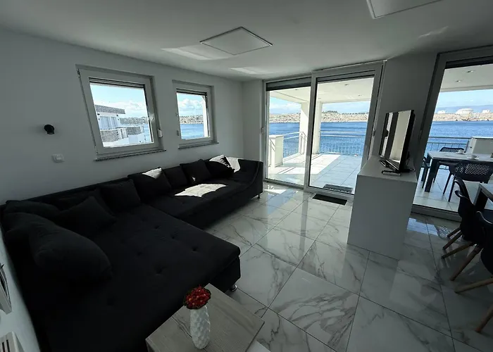 Mertik House אומיסאליי