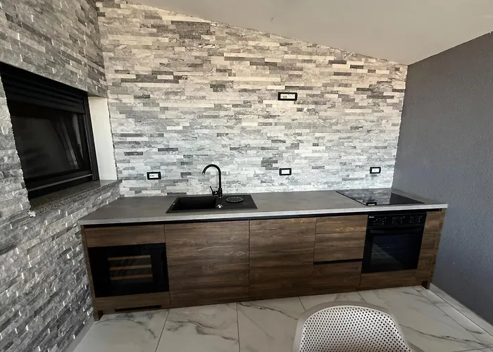 Mertik House דירה