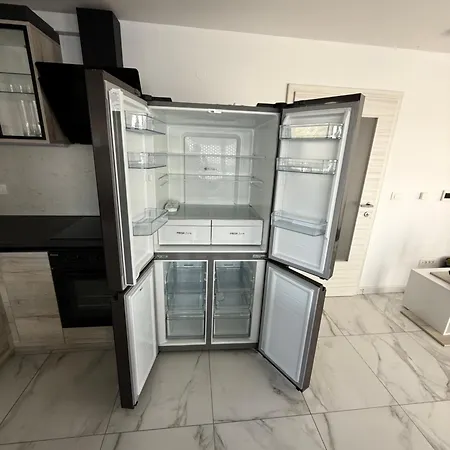 Apartament Mertik House *