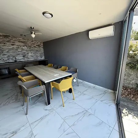 Apartament Mertik House *