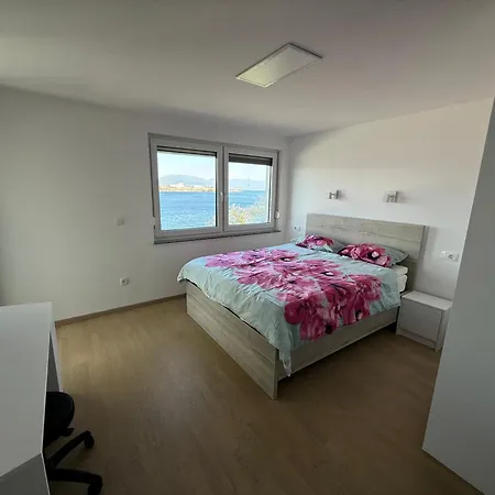 Mertik House Apartament *